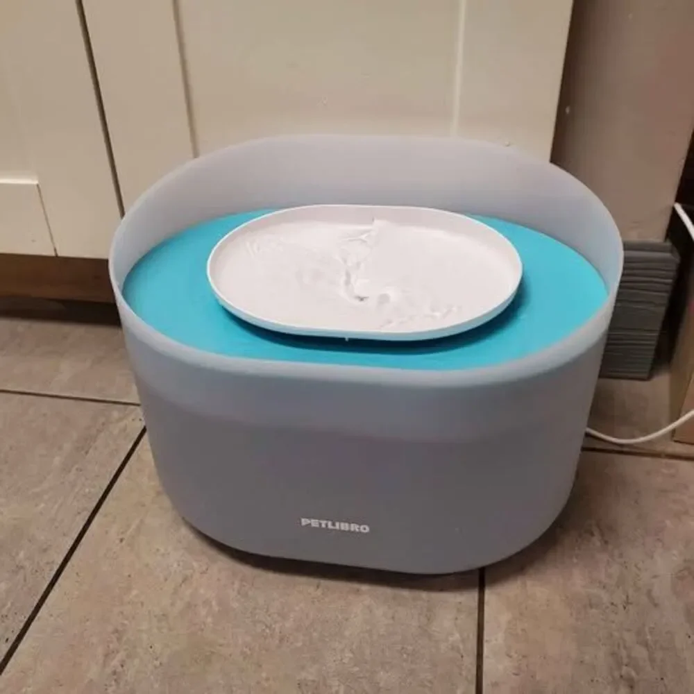 Petlibro Capsule ANTI-SPLASH dog water fountain LARGE 8L/2.1 Gal Corded PLAWF008